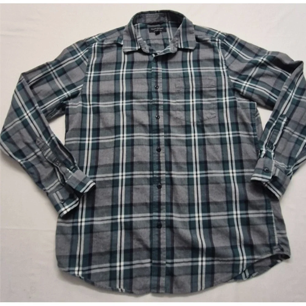 Banana Republic men's gray plaid‎ light flannel button up long sleeve shirt LG